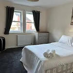 House - Sleeps 12 - Parking - Wifi Feriehus *