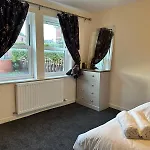 House - Sleeps 10 - Parking - Wifi Сasa de vacaciones Barrow-in-Furness