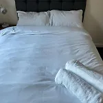 בית נופש House - Sleeps 12 - Parking - Wifi