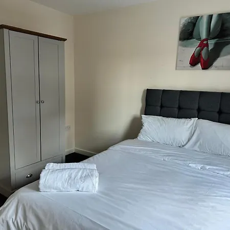 Feriehus House - Sleeps 12 - Parking - Wifi