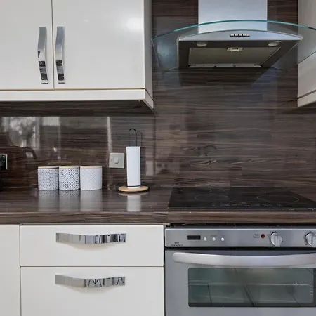 Σπίτι διακοπών House - Sleeps 10 - Parking - Wifi *
