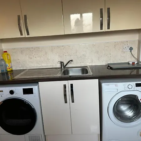 House - Sleeps 12 - Parking - Wifi Dom wakacyjny Barrow-in-Furness