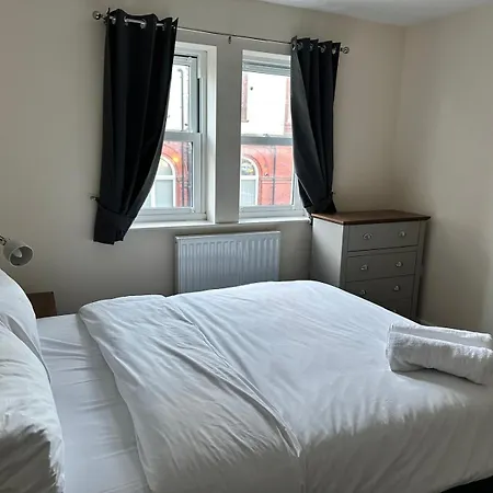 House - Sleeps 12 - Parking - Wifi Dom wakacyjny Barrow-in-Furness