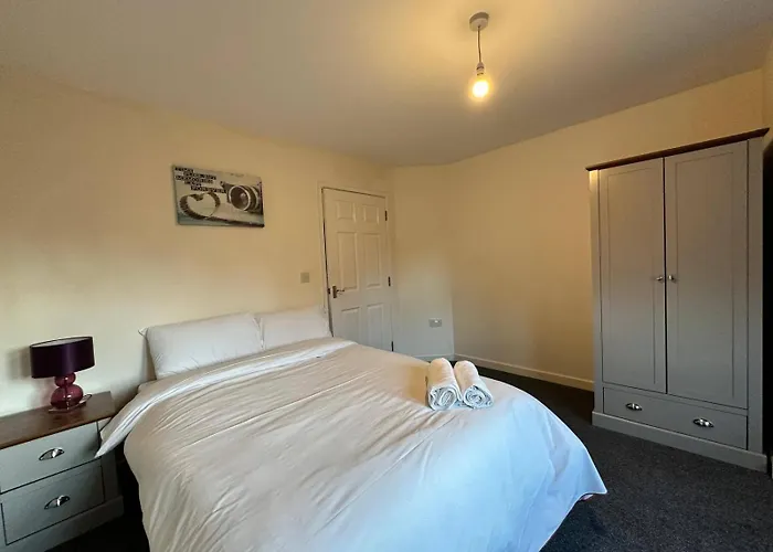 Dom wakacyjny House - Sleeps 12 - Parking - Wifi Barrow-in-Furness