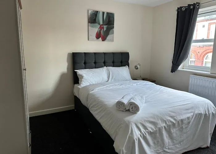 Dom wakacyjny House - Sleeps 12 - Parking - Wifi *